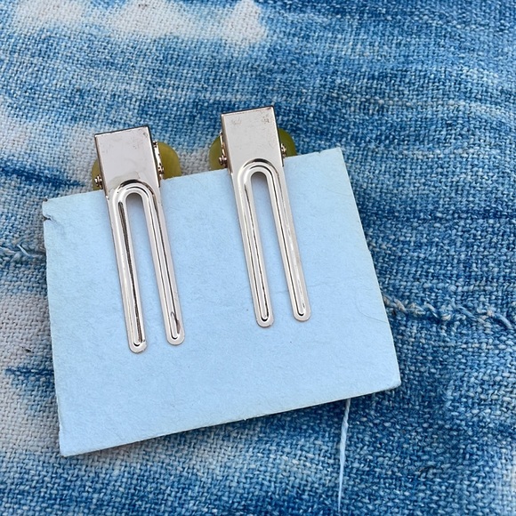 Yellow Translucent Resin Clips - Picture 2 of 3